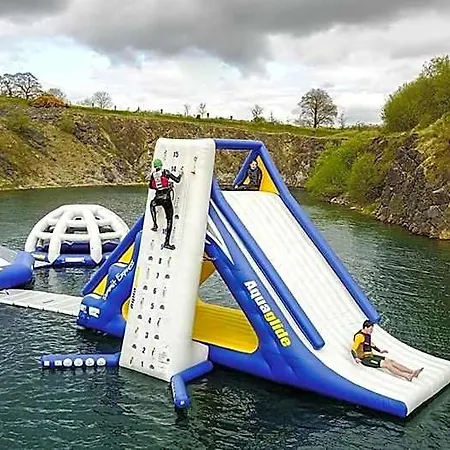 Park & Leisure Club Ireland 호텔