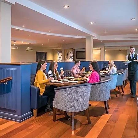 Park & Leisure Club Ireland 호텔 4*