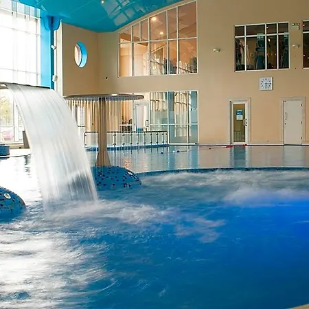 Park & Leisure Club Ireland 4* 샤를르빌