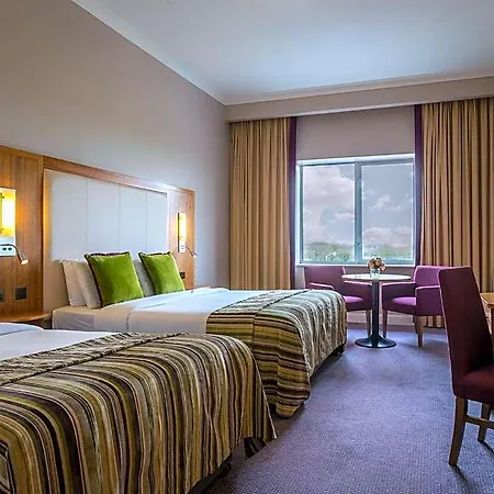 Park & Leisure Club Ireland 호텔 4*