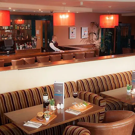 Park & Leisure Club Ireland 호텔 4*